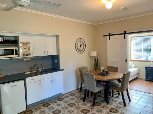 Montville Holiday Apartments Екстериор снимка